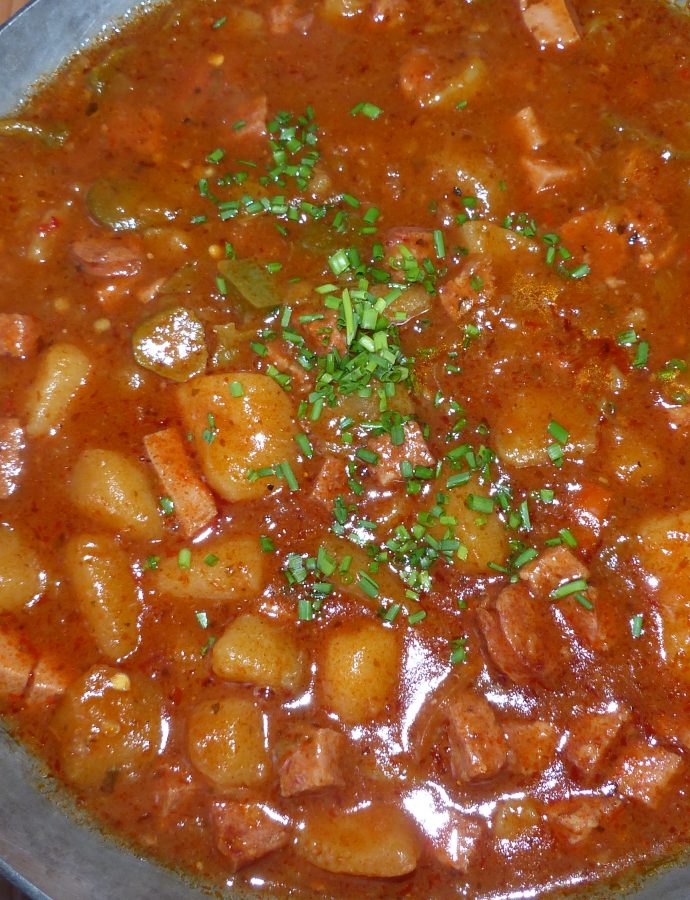 Erdäpfelgulasch – Kartoffelgulasch